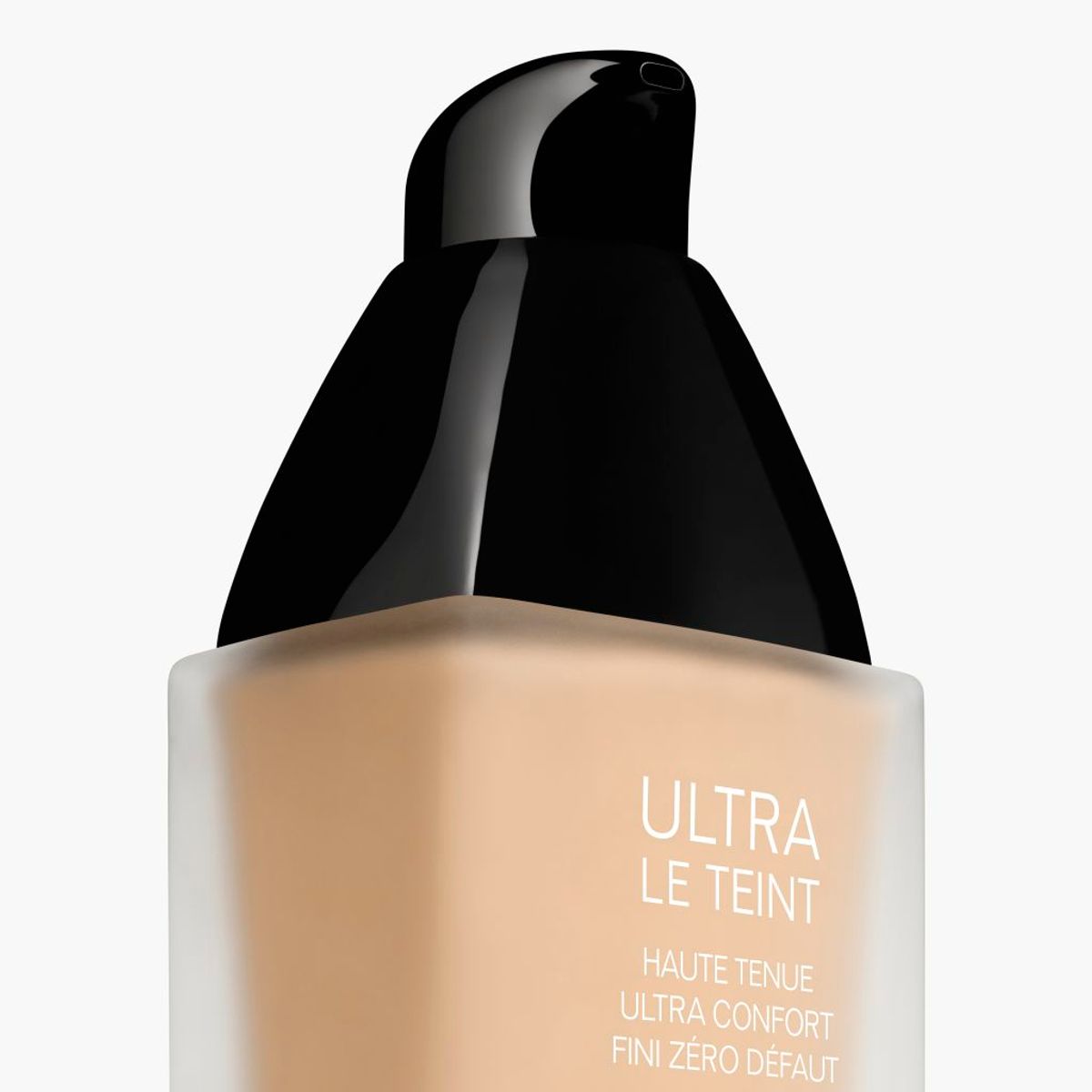 ULTRA LE TEINT - Ultrawear All-Day Comfort Flawless Finish Foundation / B20 - Chanel.