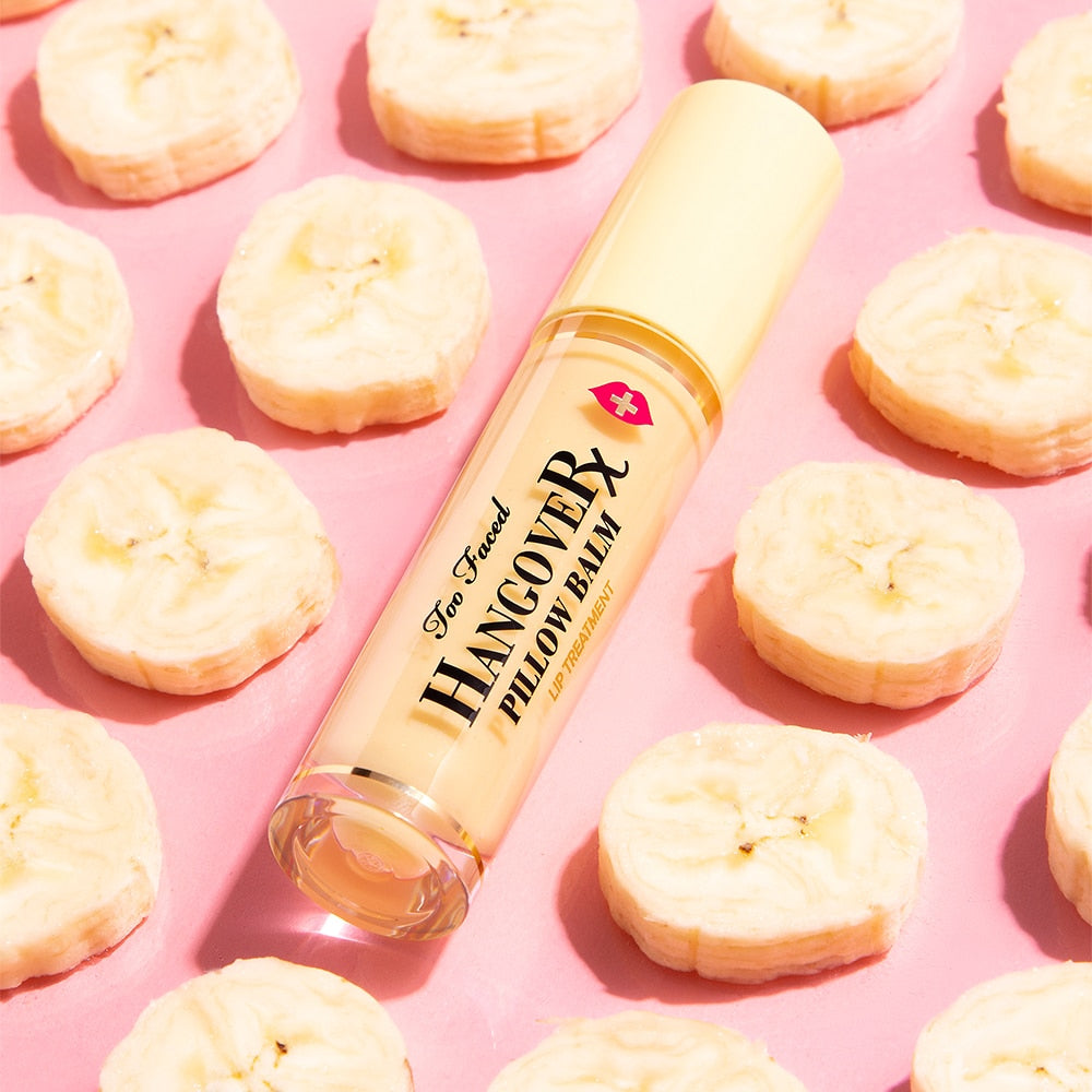 Hangover Pillow Balm Ultra-Hydrating Lip Balm/ Banana Kiss- Too Faced.