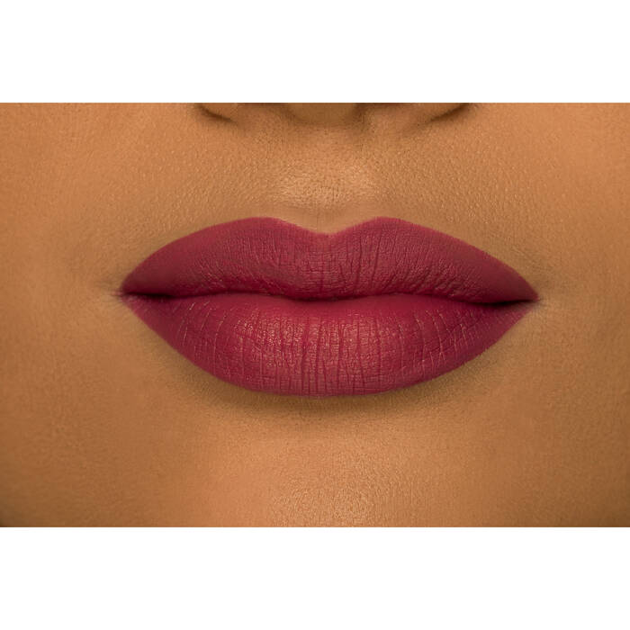 Soft Matte Lip Cream / Prague - NYX COSMETICS.