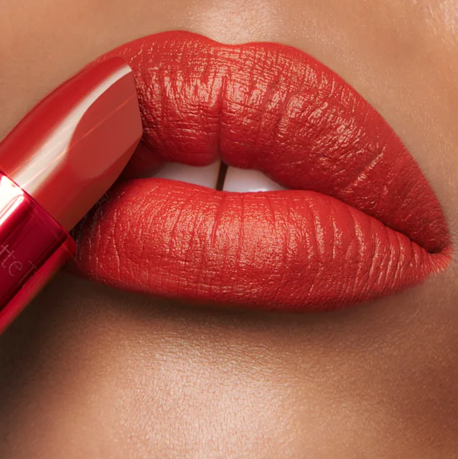 Matte Revolution Lipstick / Fame Flame - Charlotte Tilbury.