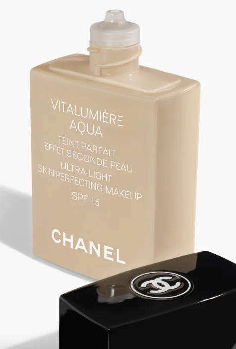 VITALUMIÈRE AQUA - Ultra-Light Skin Perfecting Sunscreen Makeup SPF 15/ 30 Beige - Chanel.