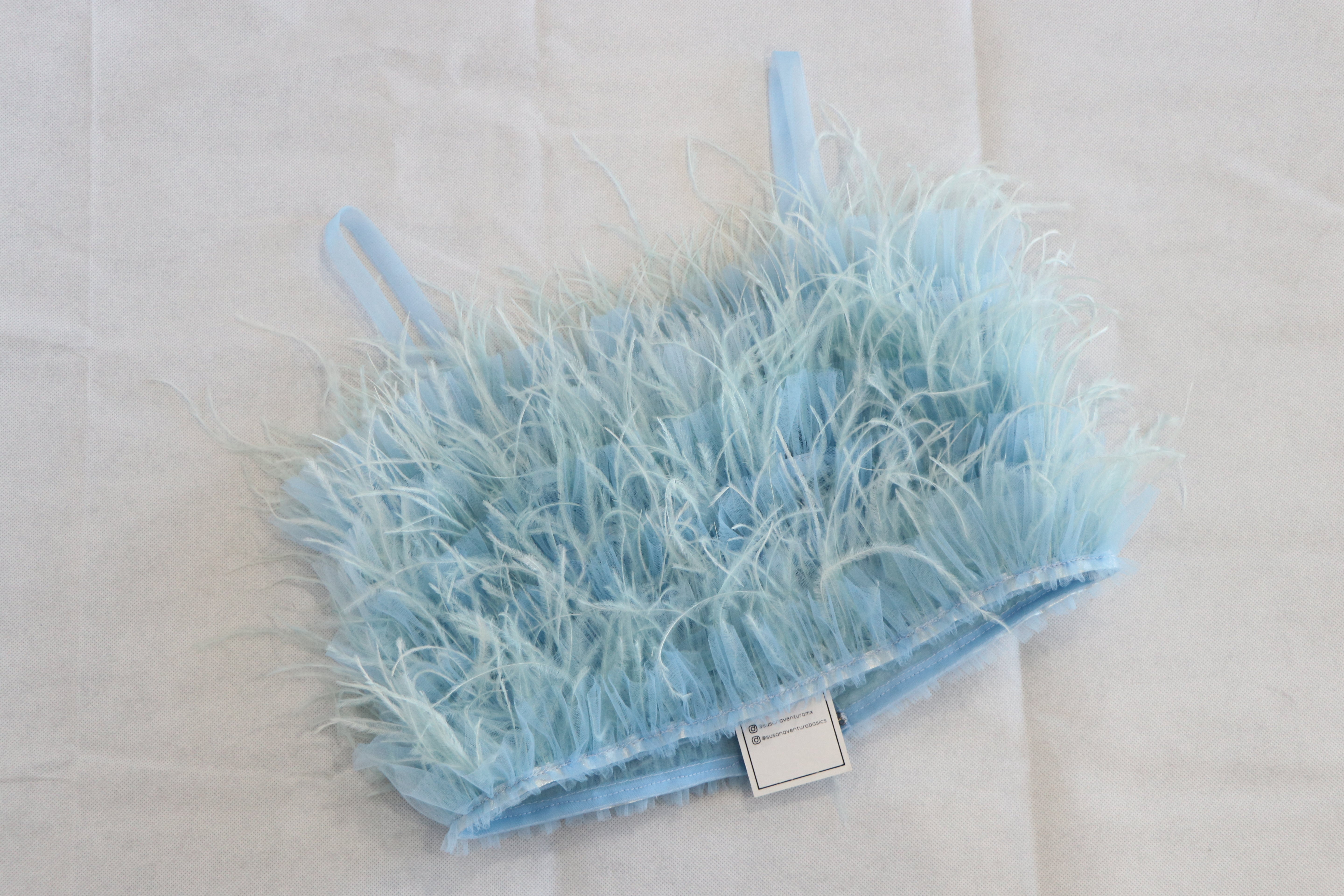 Crop Top de plumas Azul Claro Talla S - Susana Ventura