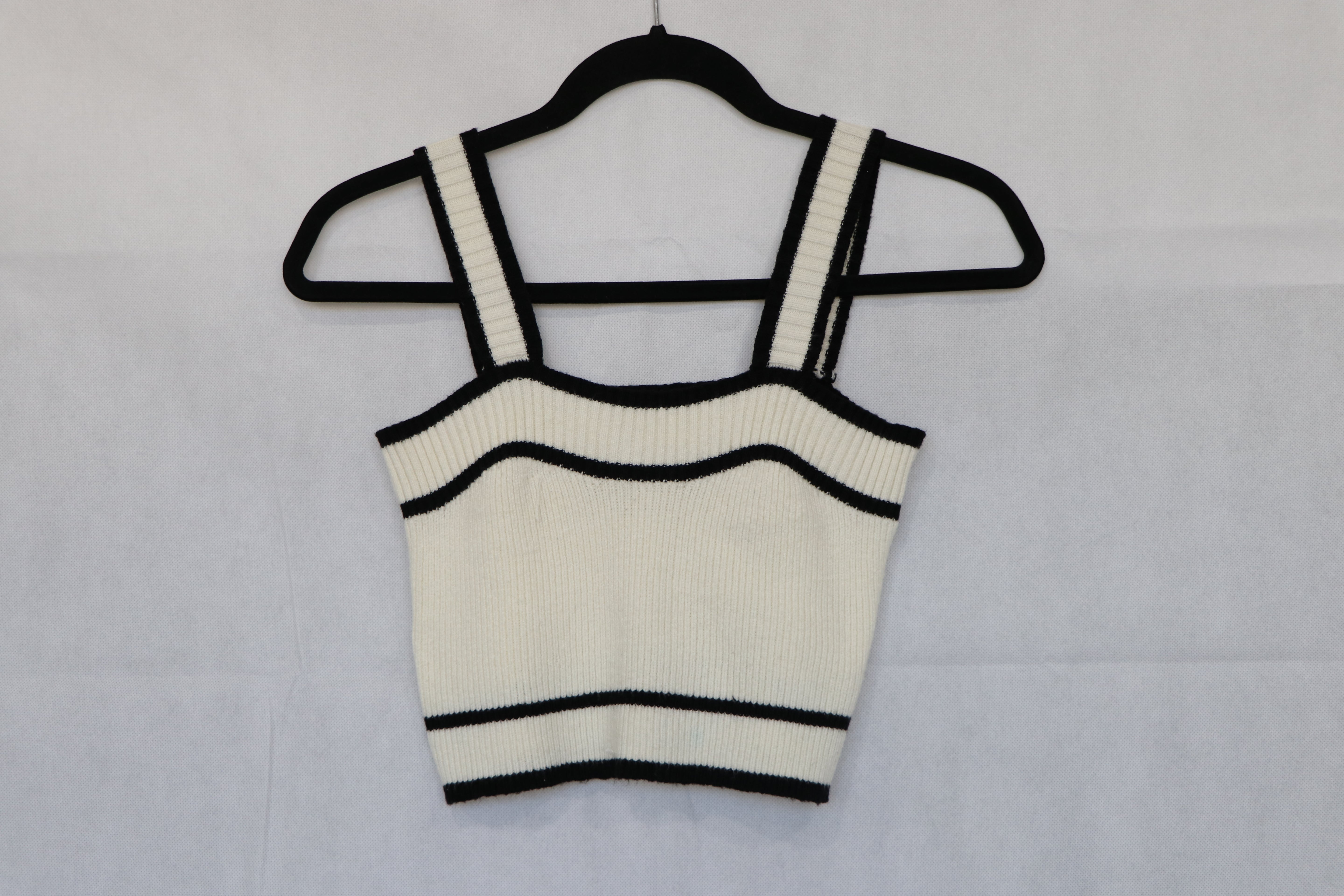 Crop Top Blanco con negro Talla S
