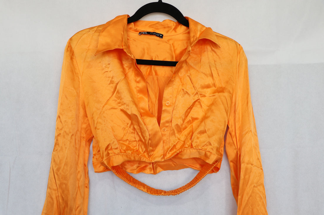 Crop naranja satinado con manga larga Talla M - Zara