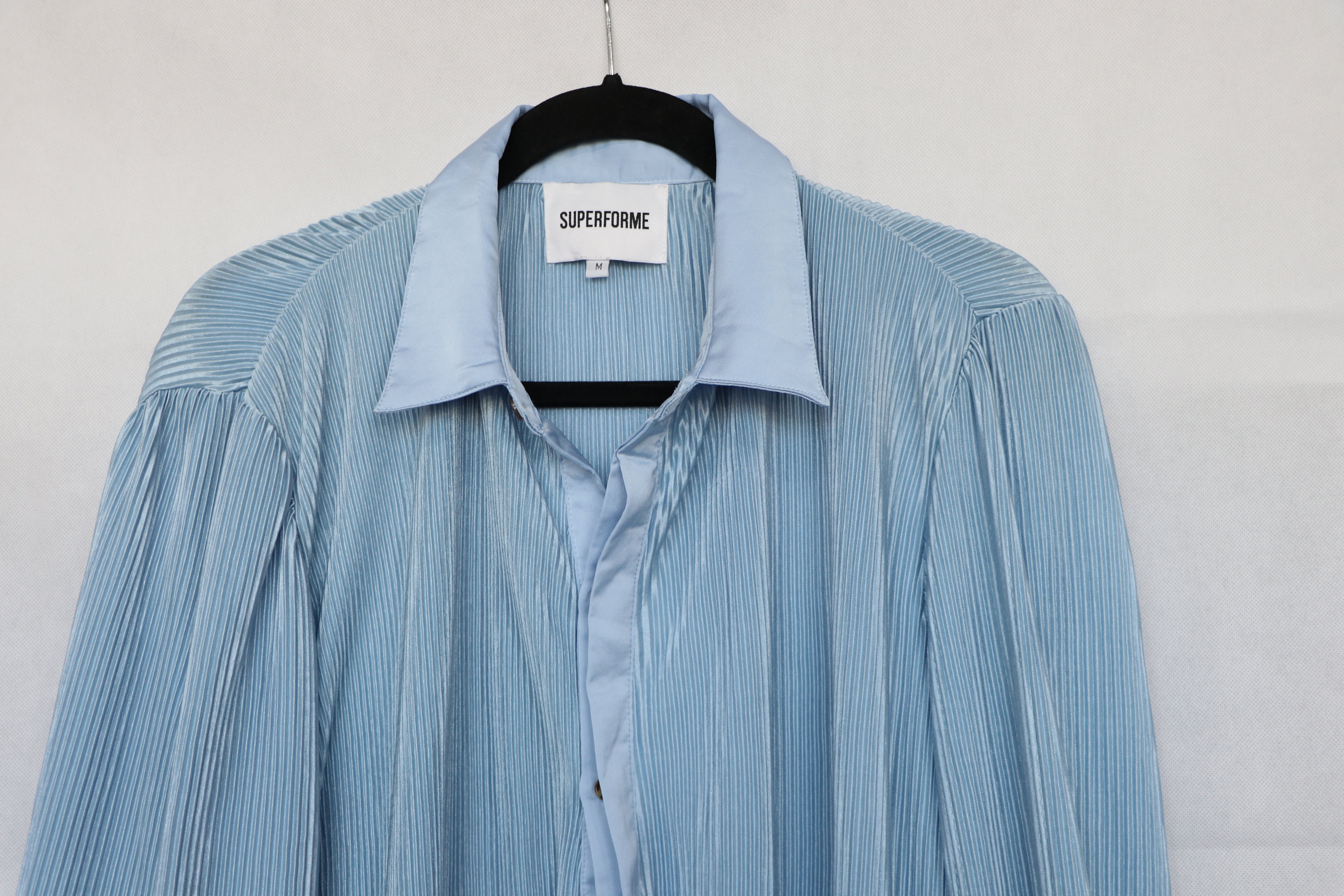 Blusa Manga larga plizada Azul satinada Talla M - Superforme