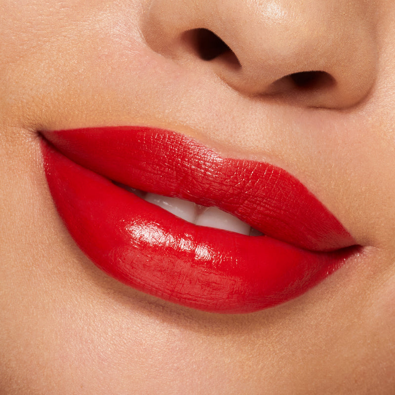 THE GIRL IN RED / CRÈME LIPSTICK