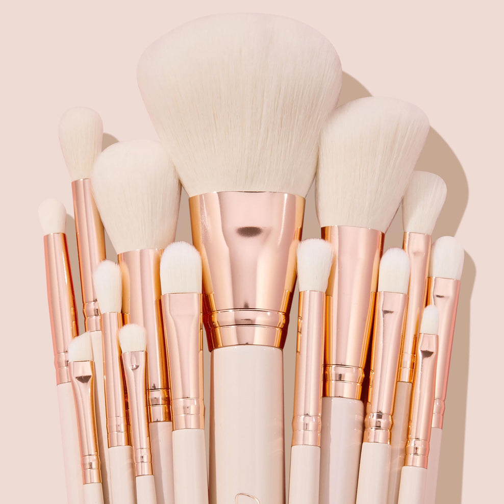 Ultimate brush roll - Colourpop.