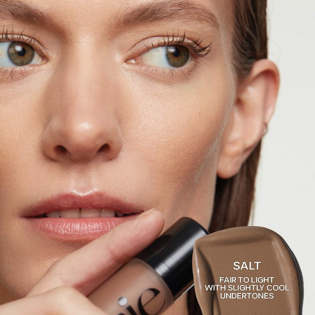 Dew Bronze Soft-Focus Effortless Liquid Bronzer / Salt- Saie.