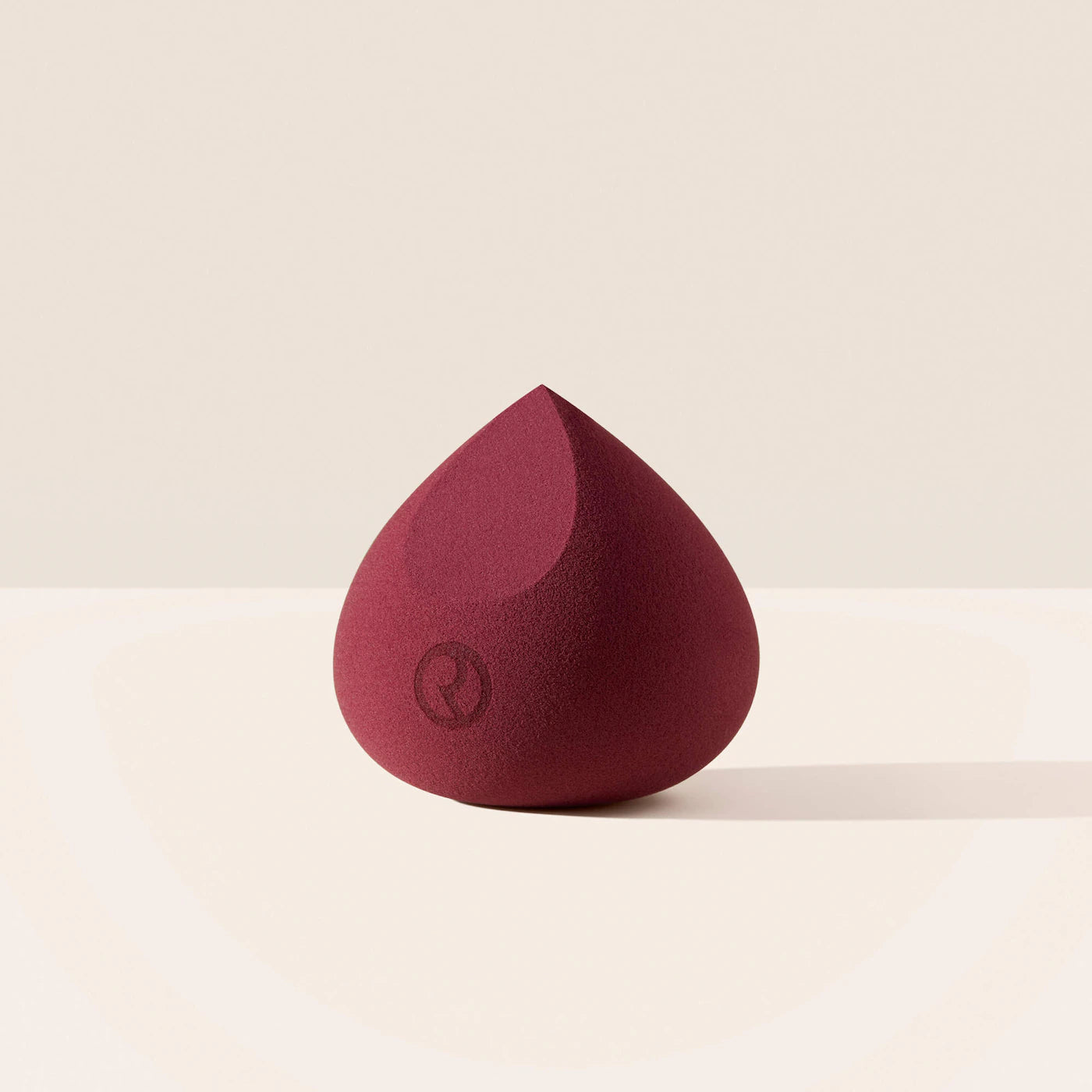 Soft Touch Makeup Blending Sponge - Rare Beauty by Selena Gomez   PREVENTA.
