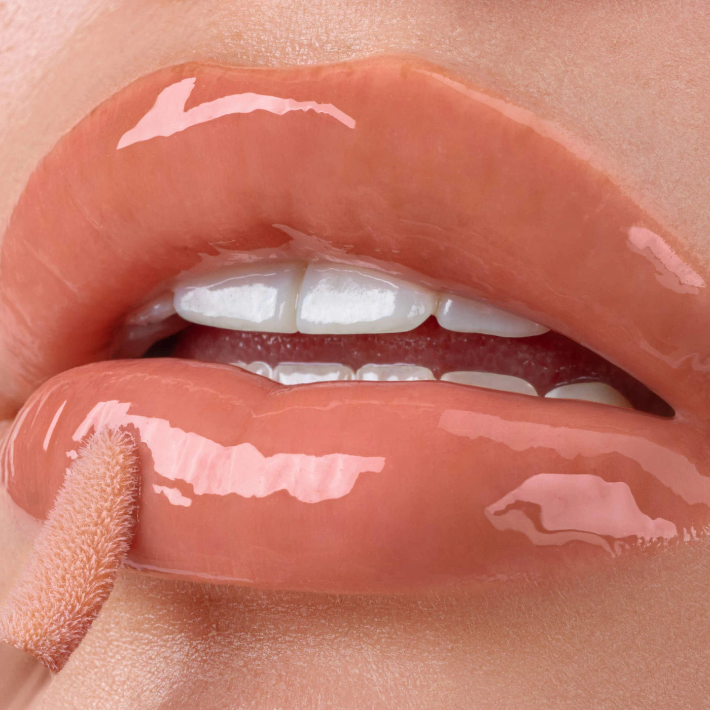 Honey Infused Hydrating Lip Oil / Sticky Toffee -  Gisou PREVENTA.
