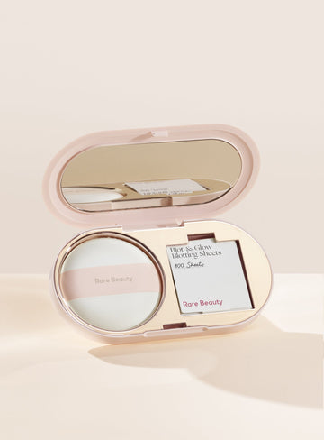 Blot & Glow Touch-Up Kit - Rare Beauty. - PREVENTA