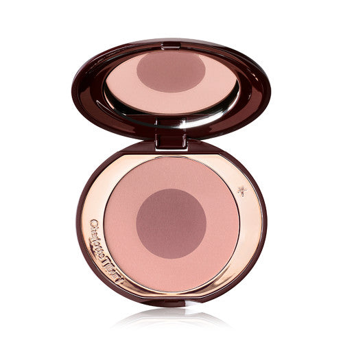 Cheek to Chick "Sex on Fire" - Charlotte Tilbury.