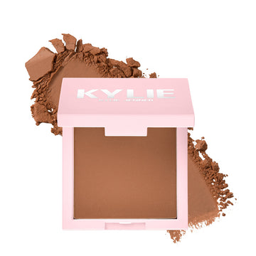 400 Tanned and Gorgeous Pressed Bronzing Powder - Kylie Cosmetics.