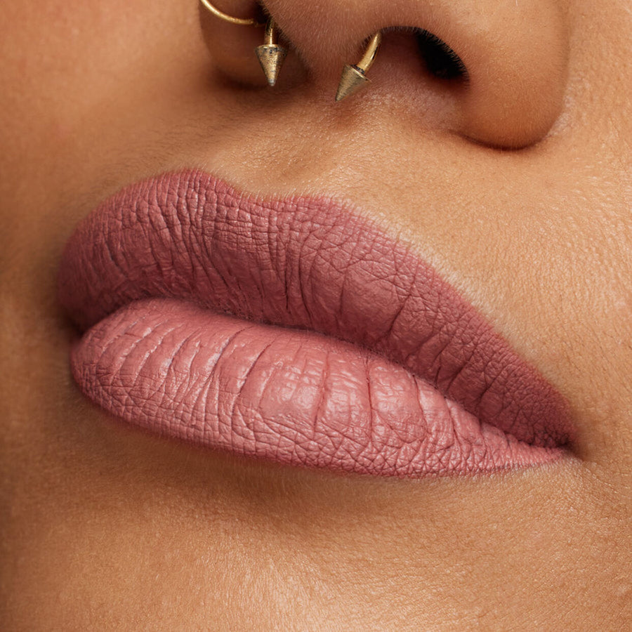 Liquid Matte Lipstick / Wifey - Huda Beauty.